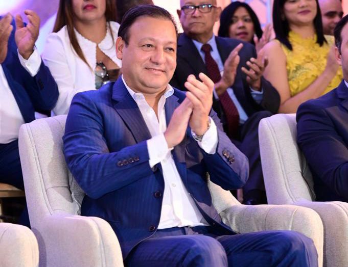 Abel Martínez: "La mejor República Dominicana de todos los tiempos se hace mejor contigo"