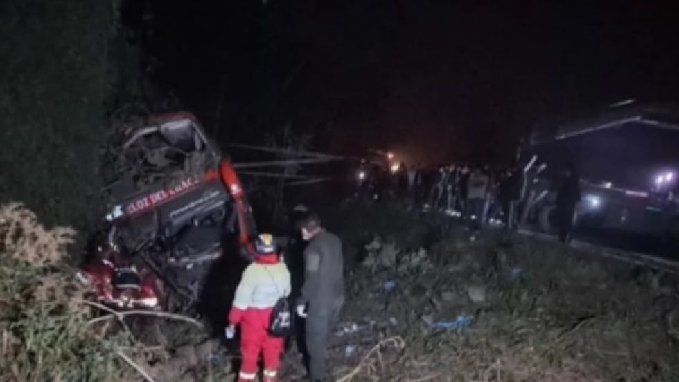 Al menos 20 muertos y 39 heridos deja un accidente de autobús en Bolivia