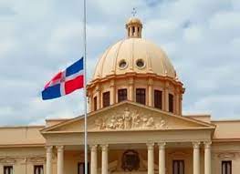 Bandera dominicana ondea a media asta en honor a victimas de tragedia en San Cristóbal