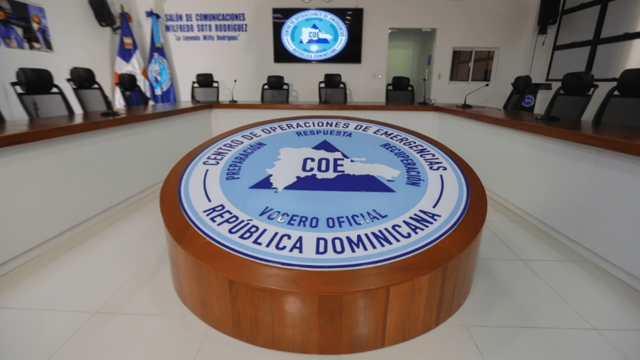 COE eleva a 24 las provincias en alerta roja por tormenta tropical Franklin