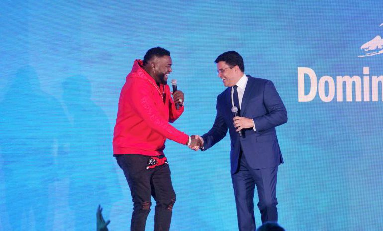 David Ortiz llega de sorpresa al RoadShow del Ministerio de Turismo en Boston