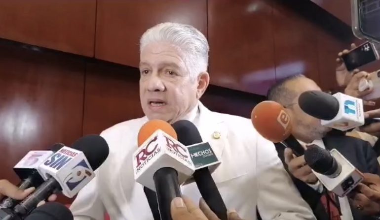 Eduardo Estrella afirma no aspirará a senaduría de Santiago y manifiesta respaldo a reelección de Abinader