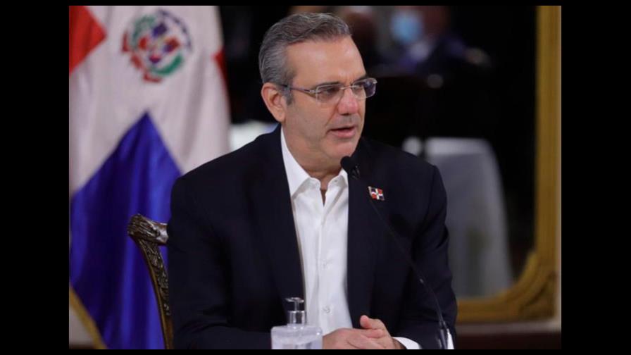 Por decreto, Abinader declara de alta prioridad la reforma y modernización de la educación