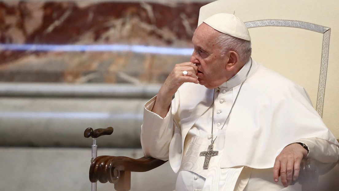 El papa Francisco llama a la sociedad ecuatoriana a "unirse en favor de la paz" tras el asesinato de Fernando Villavicencio
