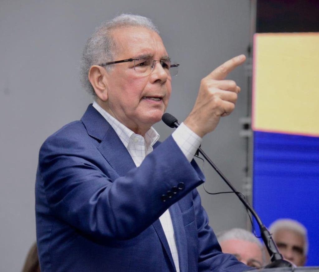 Danilo Medina a exmiembros del PLD: «El que se vende no sirve para nada»