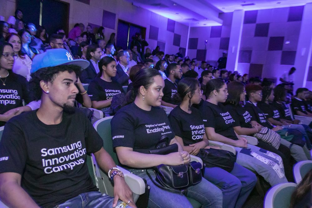 Más de 130 jóvenes de República Dominicana culminaron con éxito su formación en el Samsung Innovation Campus 2023