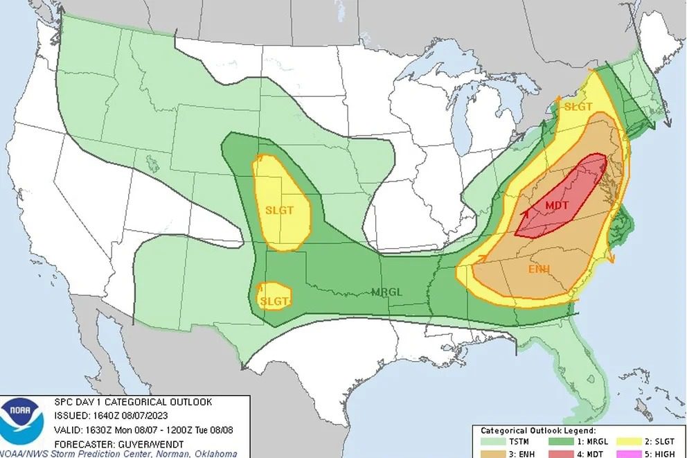 Evacuaron oficinas del gobierno en Washington ante un alerta de tornado