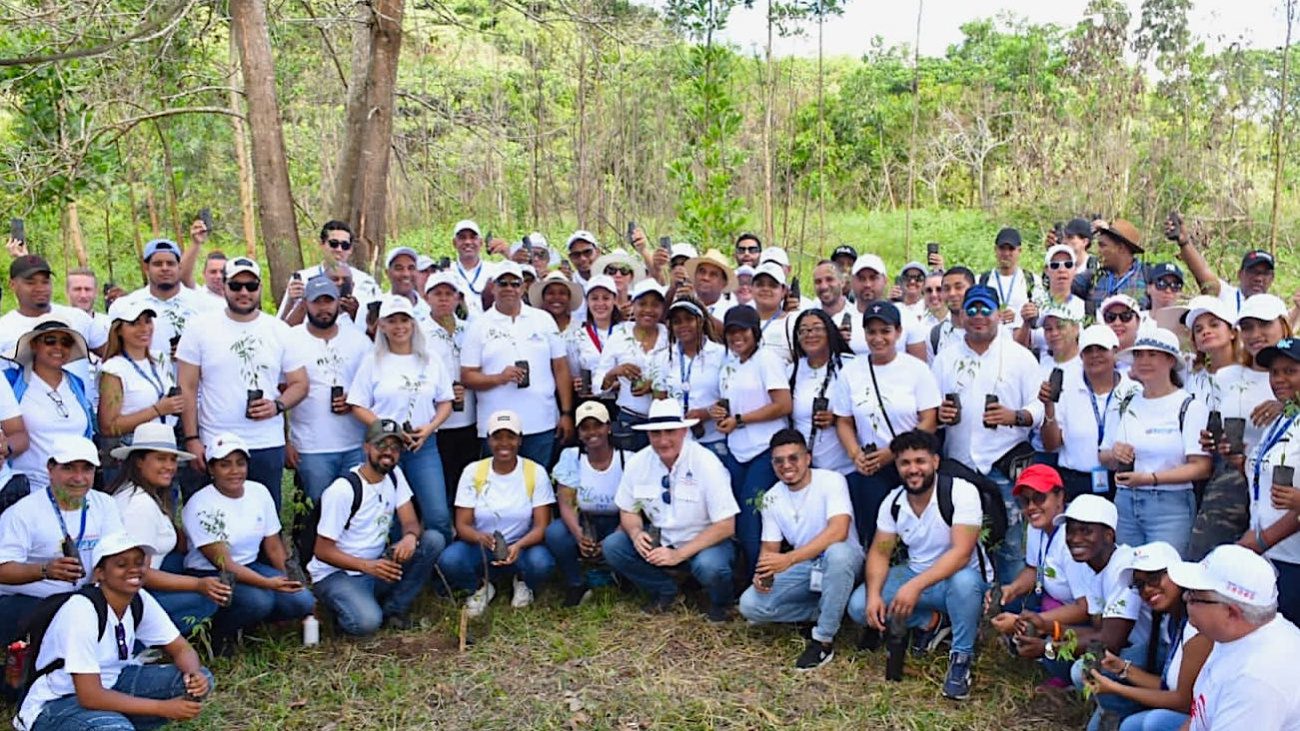 Ministerio de Economía se suma al Plan Nacional de Reforestación; ya van más de 50,000 tareas sembradas en el territorio nacional