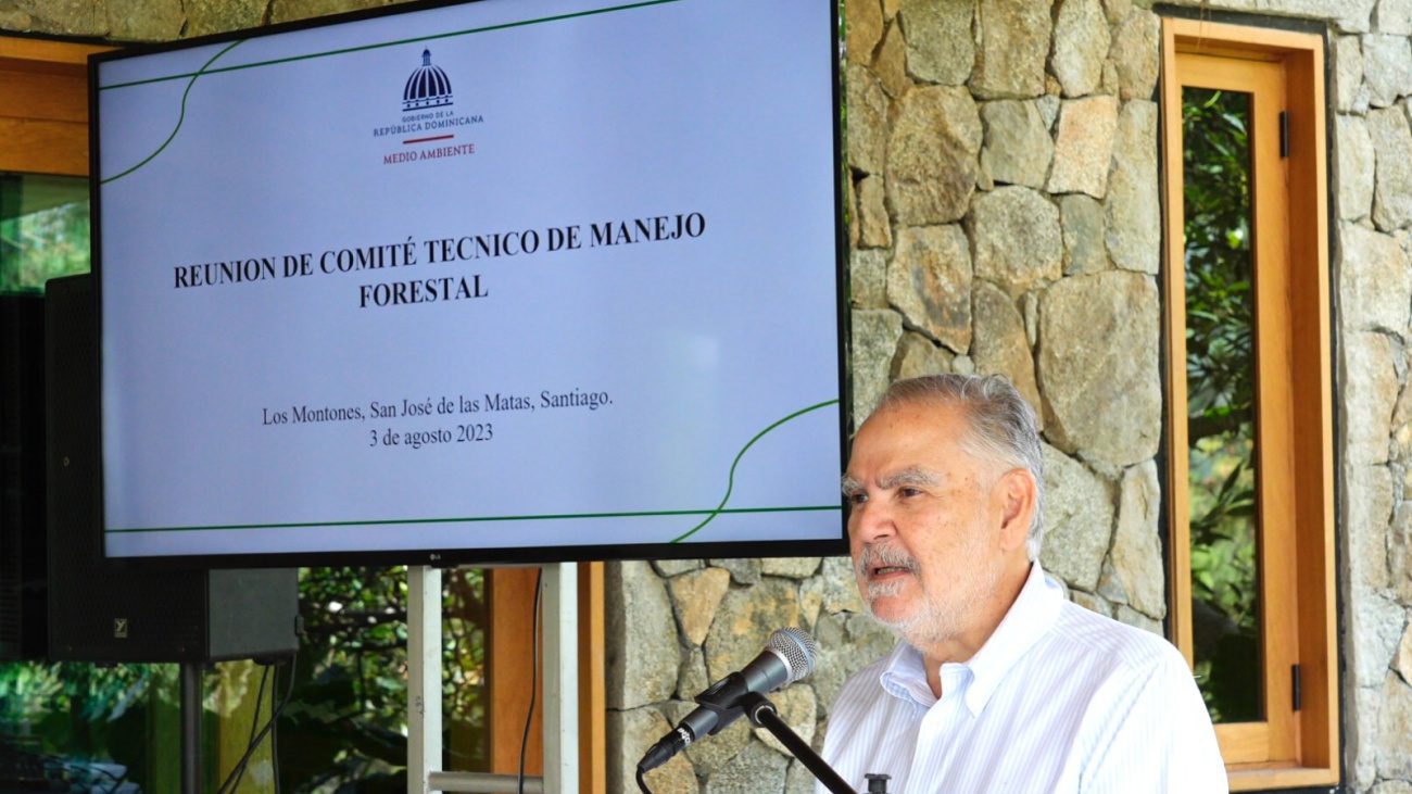 Ministro de Medio Ambiente: se debe profundizar la idea de poder “vivir del bosque sin destruirlo” 