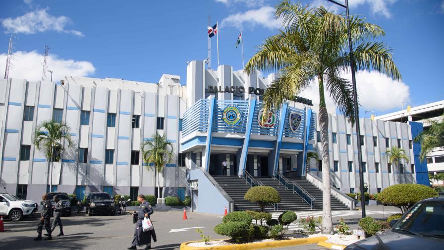 Dos huérfanas esperan Policía Nacional pague pensión de su padre fallecido en atraco