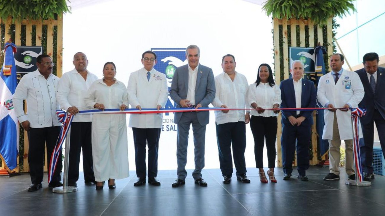Presidente Abinader entrega nuevo Hospital Materno Infantil y el remozamiento de la Unidad de Diálisis en el Marcelino Vélez con inversión superior a los 700 millones