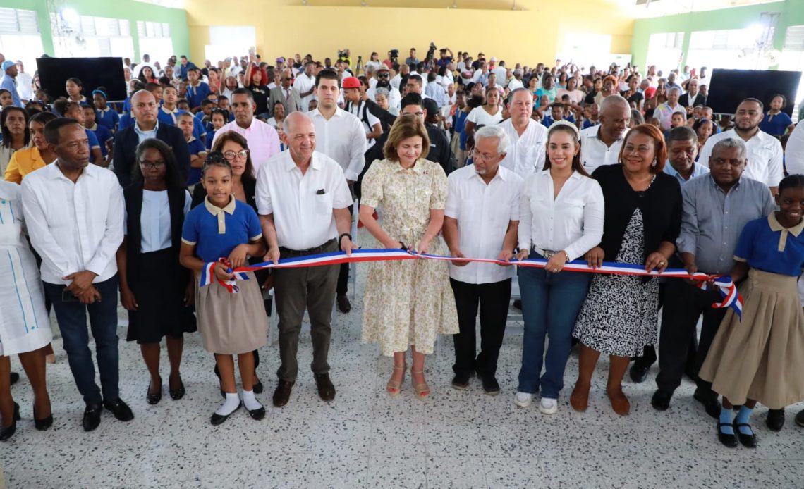 Raquel Peña deja inaugurada Escuela Básica Mamá Tingó en Villa Mella; acogerá 800 alumnos