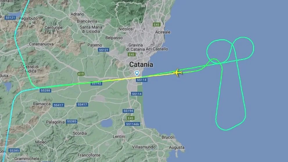 Un piloto se vio obligado a desviar su vuelo y dibujó una trayectoria en forma de pene: investigan si fue intencionado