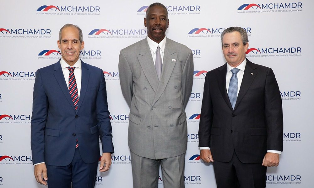 Encargado de Negocios de EE.UU. visita Amchamdr