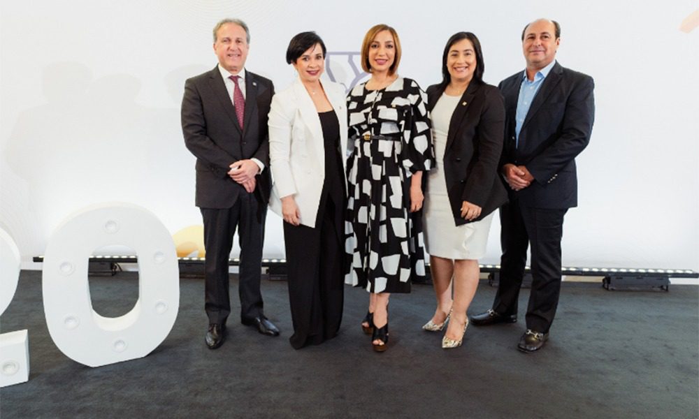 APAP reconoce trayectoria de colaboradores