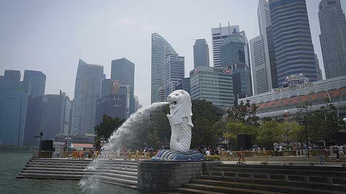 Singapur reduce drásticamente el sueldo de un ministro involucrado en escándalo de corrupción