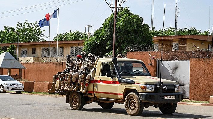 Más tensión: Embajador francés permanece en Níger pese a ser expulsado por la junta militar