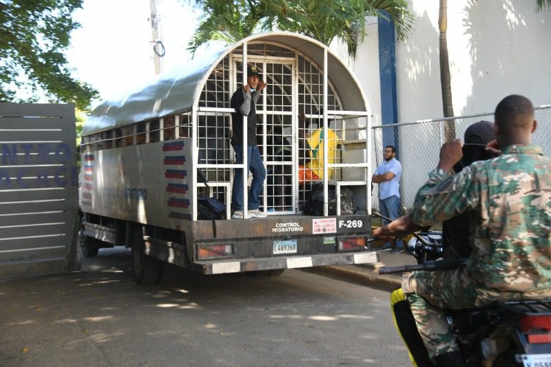 Siguen redadas migratorias pese al cierre de la frontera