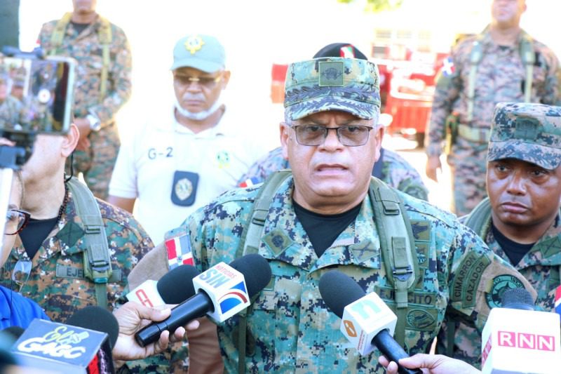 Comandante general del Ejército supervisa tropas desplegadas en la frontera