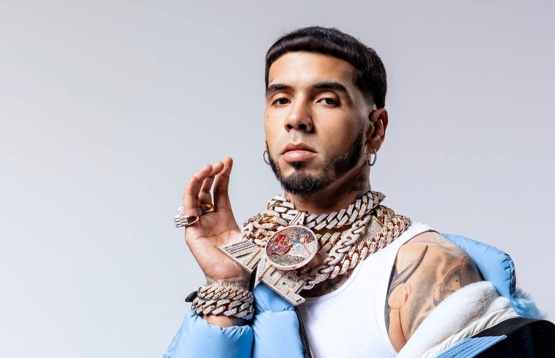 Anuel AA sufrió un robo mientras estaba con los fans al finalizar su concierto en Lima
