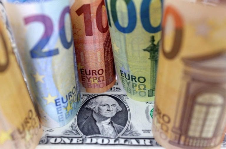 Dólar avanza tras datos sólidos; euro cae tras cautos comentarios del BCE