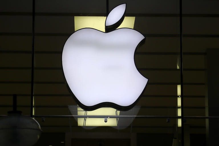 Agencia francesa pide que se retiren los iPhone 12 por sus niveles de radiación
