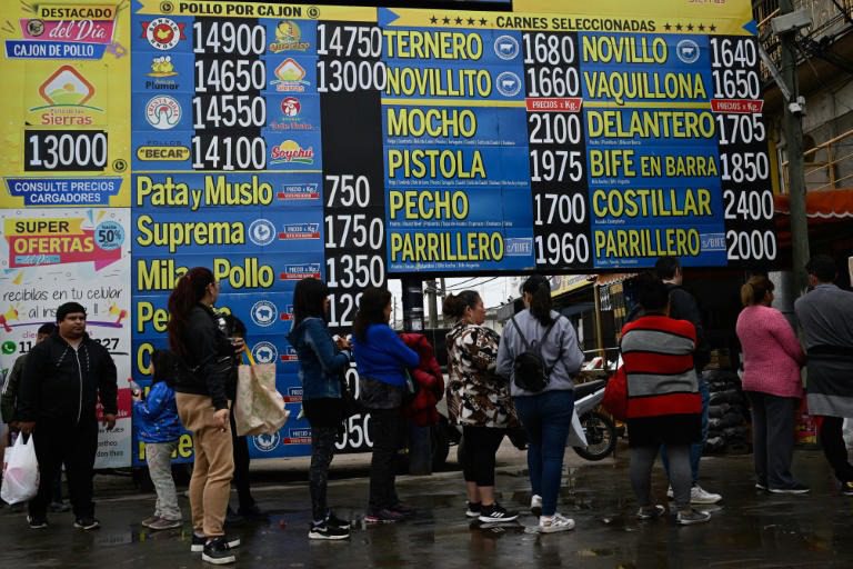 "Vivimos al día": Argentina registra su mayor inflación mensual en tres décadas
