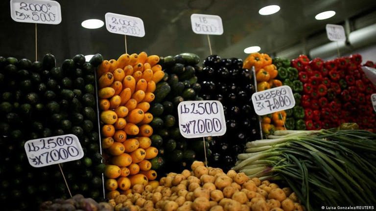 Pobreza multidimensional y monetaria bajaron en Colombia