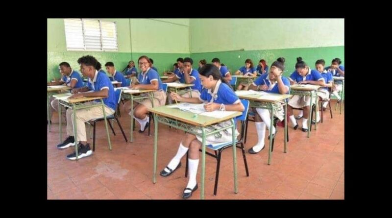 La ADP paraliza docencia en Escuela Activo 20-30 de Haina por conflicto administrativo