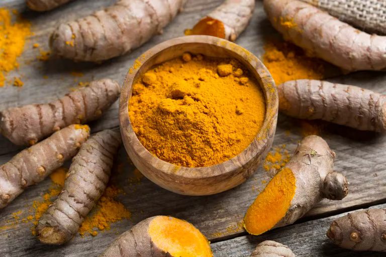 Beneficios de la cúrcuma: podría ser tan efectivo como el omeprazol para combatir la digestión
