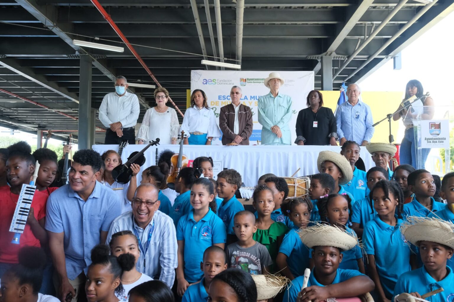 Ayuntamiento de Santo Domingo Este y Fundación AES Dominicana inauguran sistema municipal de bandas musicales