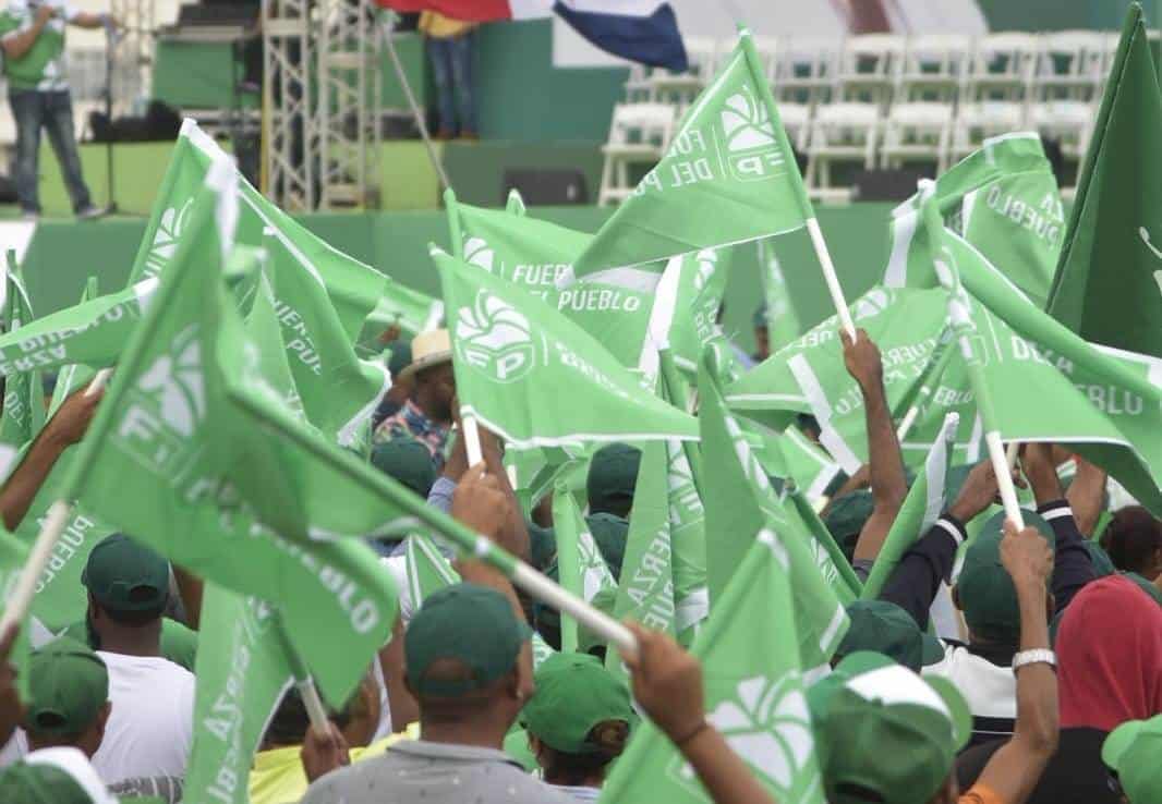 Leonel Fernández celebra el arribo de dos millones de miembros a la FP