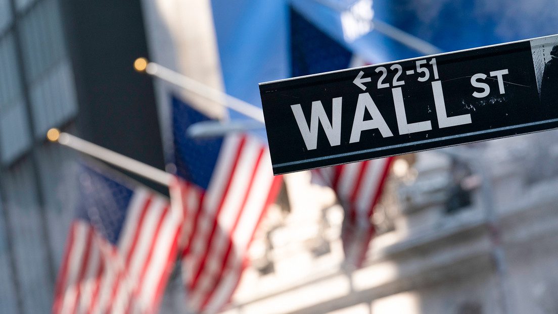 La SEC investiga mensajes privados de WhatsApp sobre negocios en Wall Street