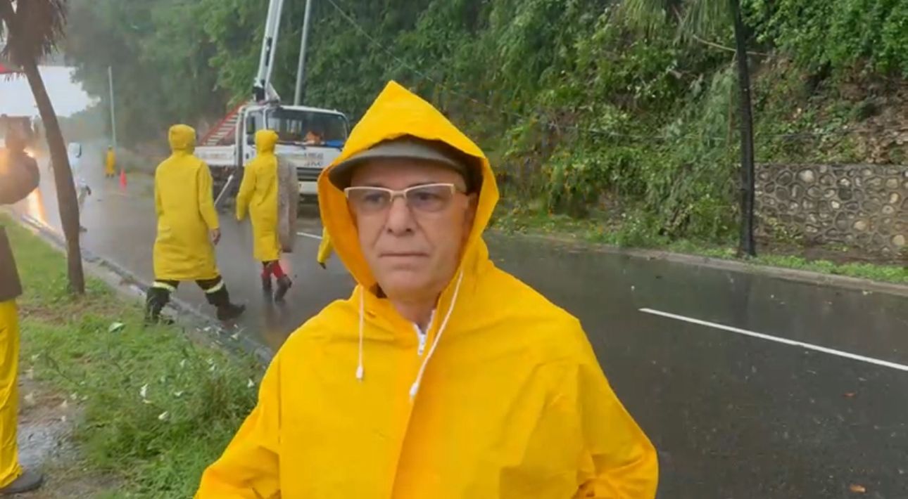 Alcalde Manuel Jiménez dispone cierre avenida Barceló y llama a máximo nivel de precaución