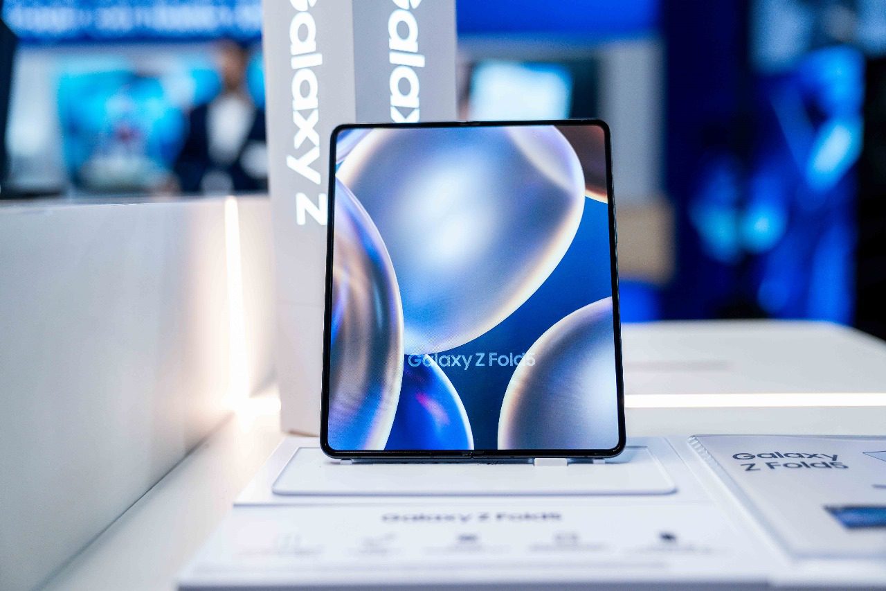 Los nuevos Galaxy Z Flip5 y Galaxy Z Fold5 brillan en las oficinas de Altice en República Dominicana