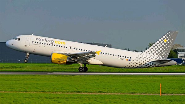 Vueling y los TCP sellan la paz y acuerdan subidas salariales