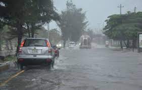 Vaguada y onda tropical provocarán aguaceros este domingo, según Onamet
