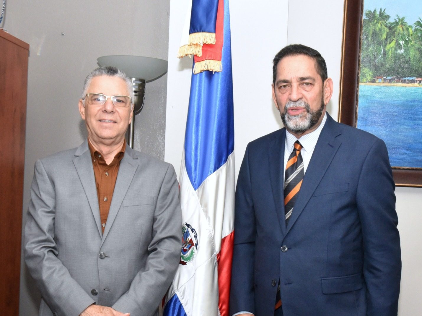 Ayuntamiento de SDE exoneraría impuestos a proyecto de vivienda de dominicanos en el exterior