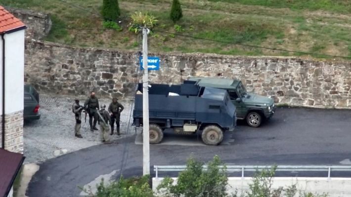 Ataque de grupo armado en Kosovo deja un policía fallecido y dos heridos: UE pide el fin de las hostilidades