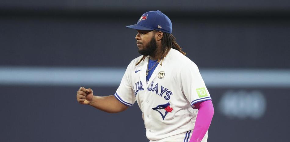 Guerrero Jr dispara su jonrón 23 en la blanqueada de Azulejos sobre Boston