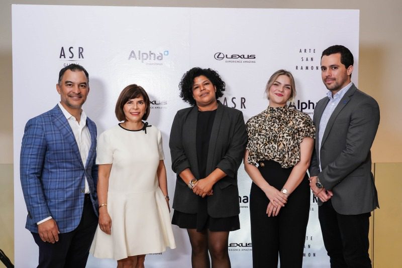 Miguelina Rivera expone sus obras