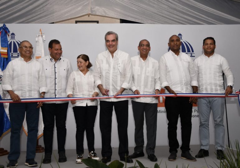 Presidente Abinader entrega distintas obras en la provincia Peravia por más de RD$415 millones