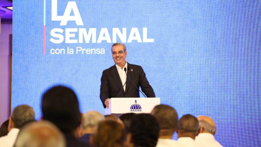 Abinader responde a pregunta de porqué no ha quitado al director de la Policía, pese a que viola la ley