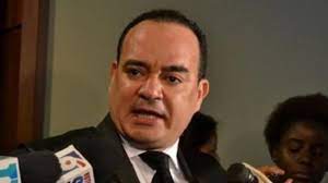 "Llueven" las denuncias de irregularidades contra Miguel Surún en el Colegio de Abogados
