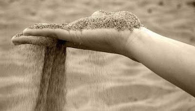 PALABRA DE DIOS VIERNES DE LECTURA El que no está conmigo, está contra mí; y el que no recoge conmigo, desparrama.