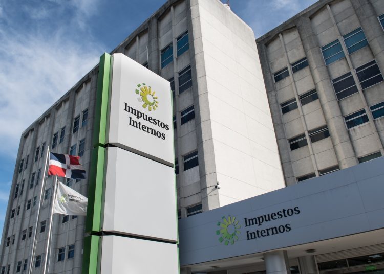 Los trabajadores aportan un tercio del impuesto sobre la renta que cobra la DGII