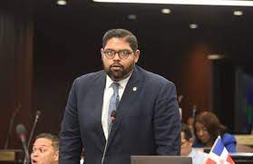 Diputado Eddy Montás renuncia al PLD