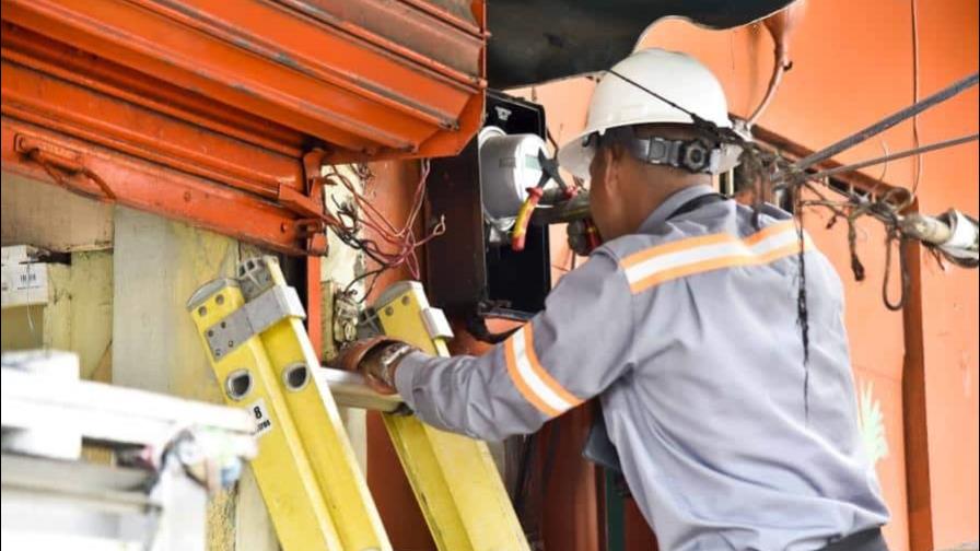 La ADIE está preocupada por el manejo de las autoridades en el sector eléctrico