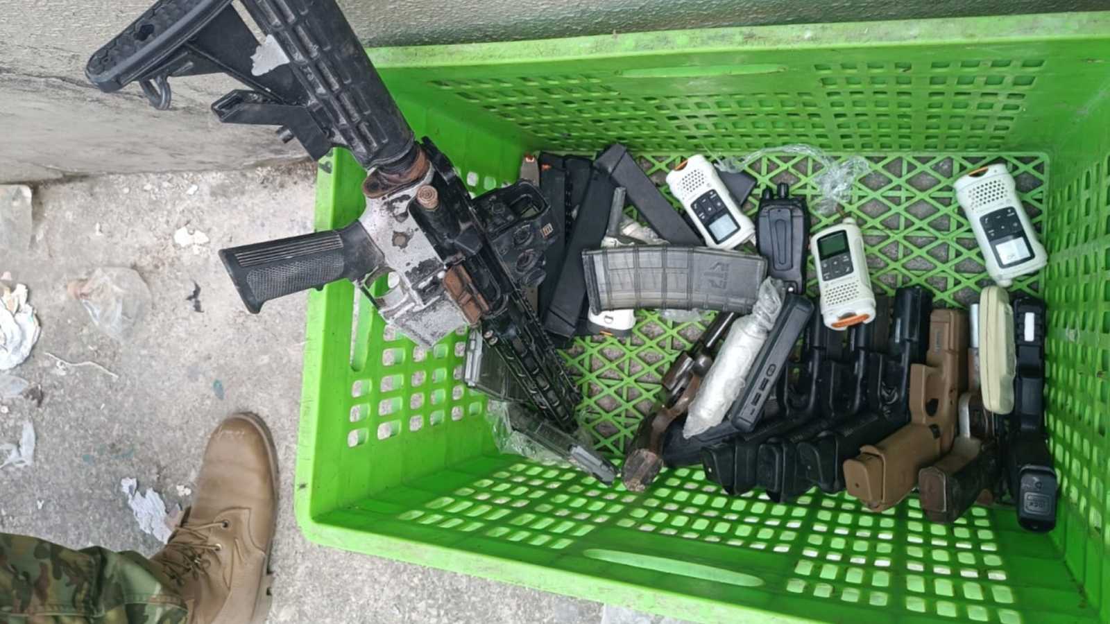 Inicia audiencia contra sospechosos de ingresar armas y drogas en una peligrosa cárcel de Ecuador