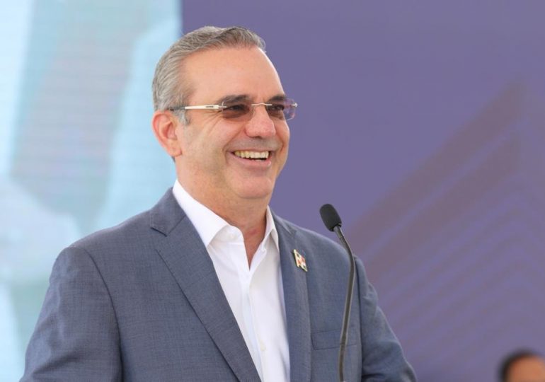 Encuesta revela presidente Luis Abinader ganaría en primera vuelta